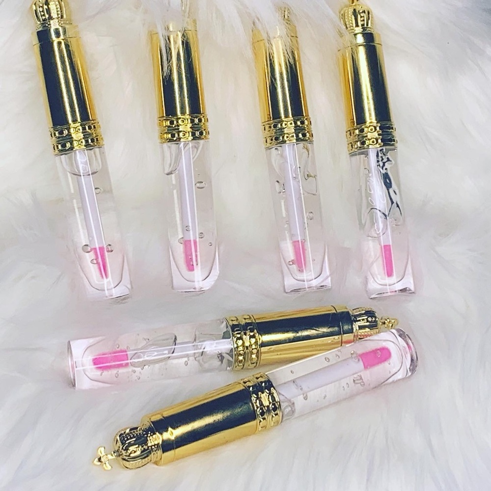 Temperature changing lip gloss